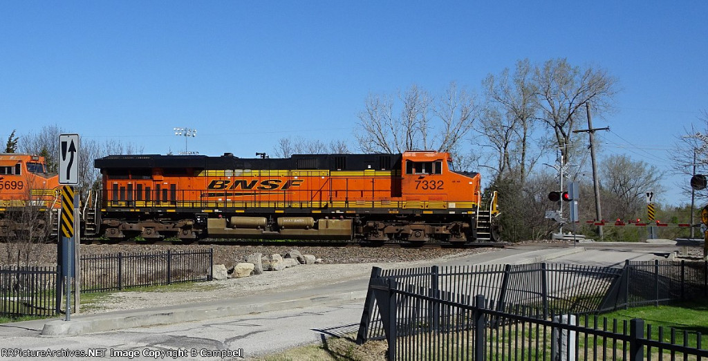 BNSF 7332